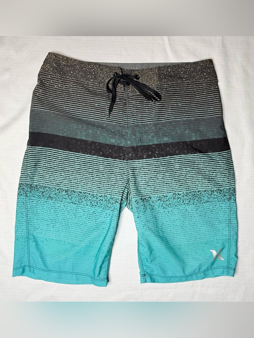 Hurley Phantom Board Shorts Men’s Size 28 Aqua Black Striped Surf Swim